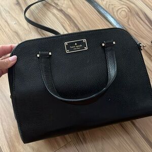 Black Kate spade crossbody optional hand bag